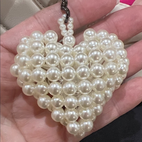 Betsey Johnson | “XO Roxie” w/ Crossbody & 2 Bag Charms (includes gift box) - Picture 11 of 12